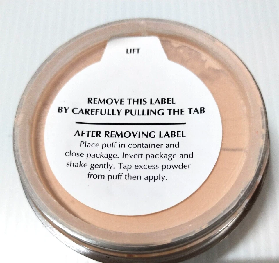 1 x 24 g. Revlon Touch & Glow Extra Moisturizing Face Powder TRANSLUCENT # 1 - Image 4 of 4