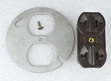 VTG BRYANT Bakelite Duplex T-Slot Electrical Receptacle Outlet 15A-125V 10A-250V