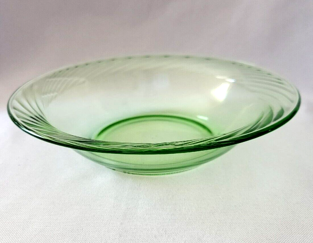 SET OF 2 CORELLE CORNING PYREX FESTIVA SPRING GREEN CEREAL BOWLS 7 1/2
