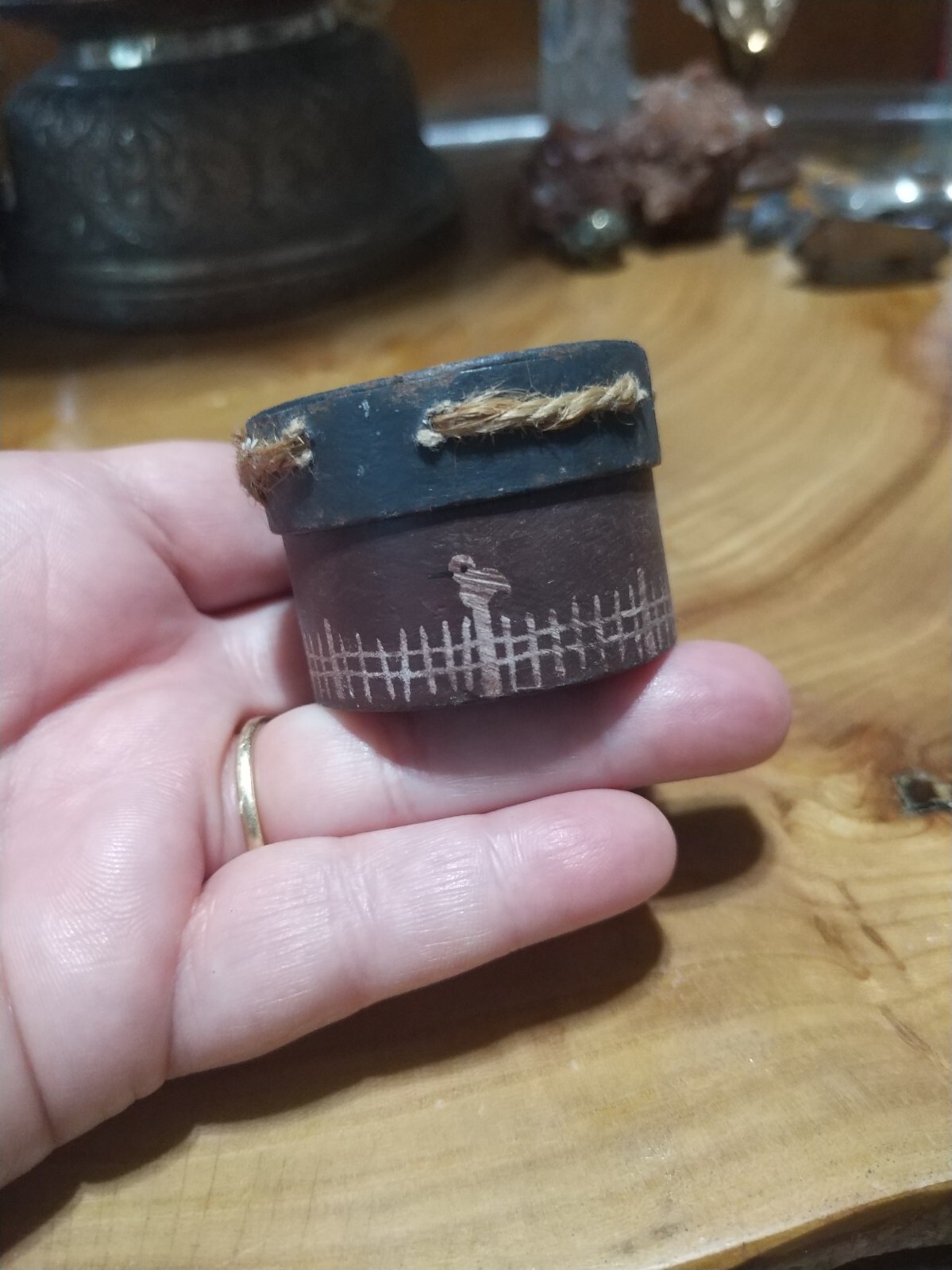 Vintage handmade handpainted dollhouse miniature hat box with