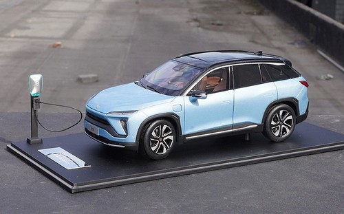 NIO ES6 SUV EDICIÓN PREMIER Azul Diecast Escala 1/18 Modelo Colección - Imagen 4 de 8