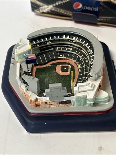 2010 Mini Target Field Ceramic Stadium Replica Minnesota Twins 4”x4” In Box - Picture 5 of 11