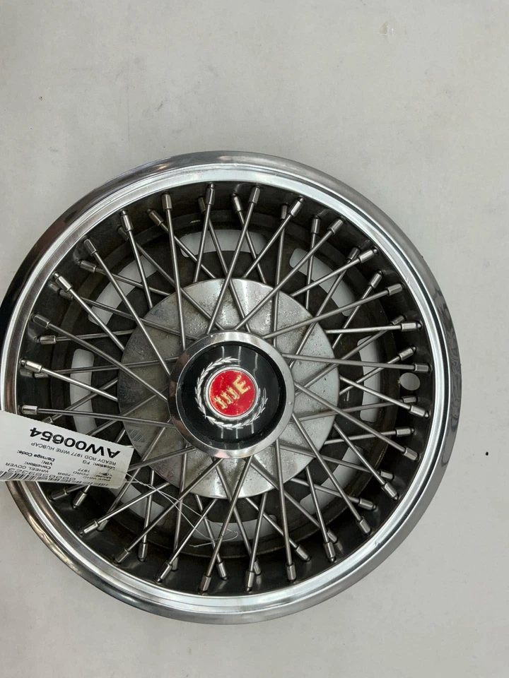 Tapacubos tapacubos tipo cable ford 77 78 Foto 3 de 4