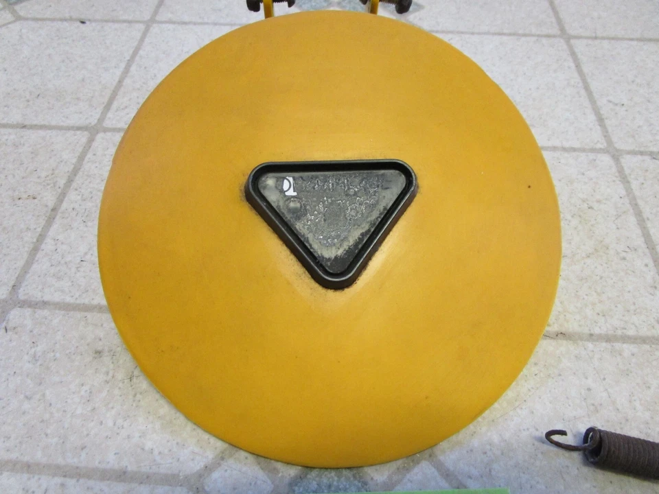 Capucha de moto de nieve vintage 73 Ski Doo Olympique 440 tapa de combustible puerta olímpica Foto 2 de 4