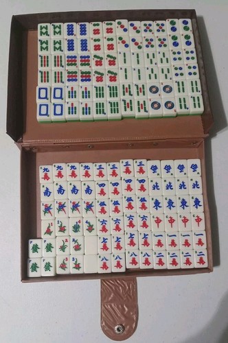 Jeu de mah jong vintage dans coffret/mallette entoilé - Label Emmaüs