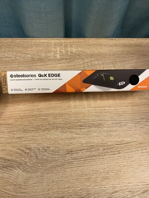 SteelSeries QcK Gaming Mousepad - Medium Stitched Edge Cloth - Medium, Black