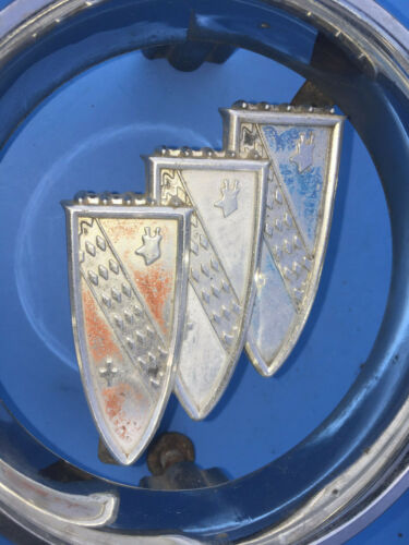 1960 BUICK GRILLE EMBLEM ORNAMENT AS IS. - Picture 2 of 9