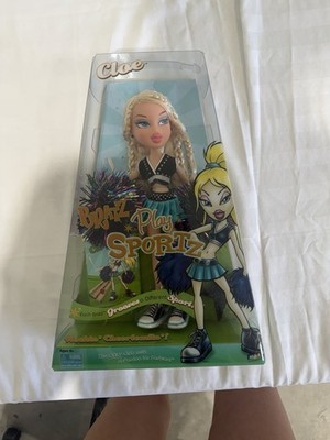 Bratz Play Sportz Cloe Fashion Doll Sport Theme Removable Clothes + Accessories