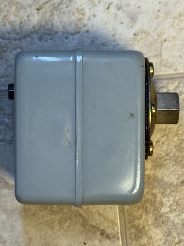 FURNAS 69HA108368 PRESSURE SWITCH - Picture 4 of 7