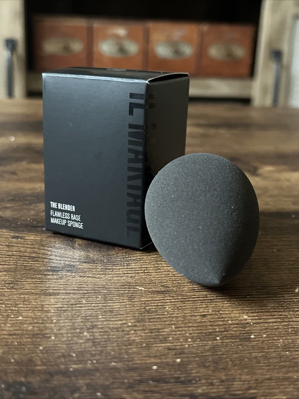 IL MAKIAGE The Blender Flawless Base Makeup Sponge Applicator - NEW in Box