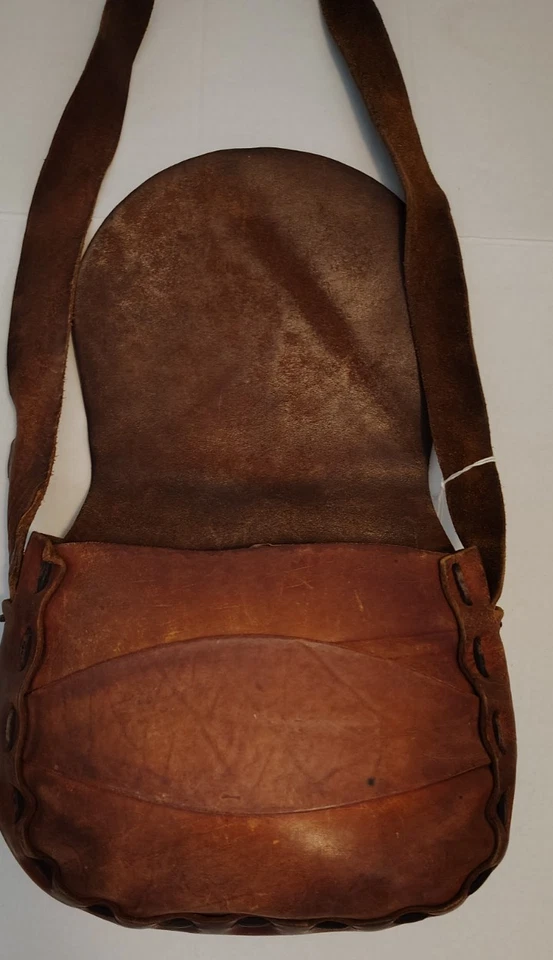 VTG- 60's / 70's Leather Hand Made Bag-Front Flap Closure- Excellent Condition - Image 3 of 4