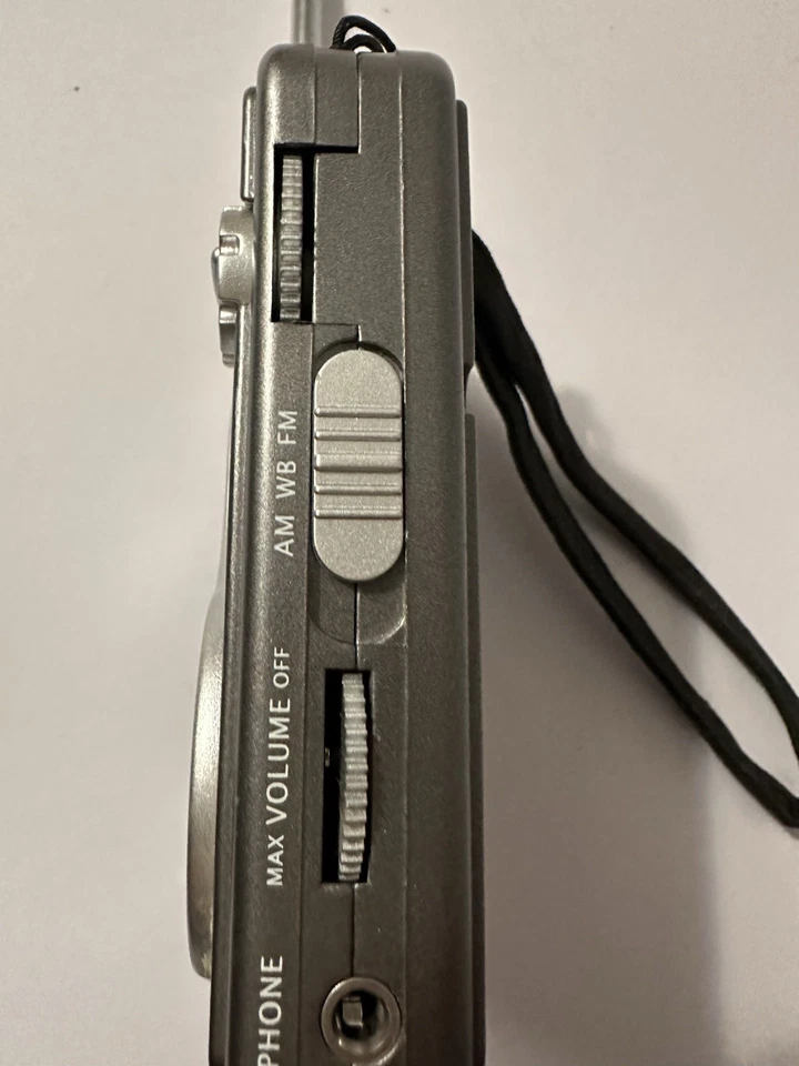 Radio meteorológica portátil La Crosse gris AM/FM NOAA banda meteorológica modelo 809-905 Foto 4 de 4