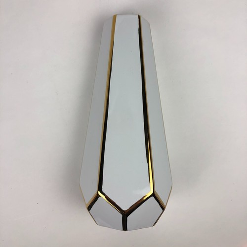 CONTEMPORARY White w/Gold Trim Ceramic Hexagon-Shaped Vase - 11.25" Flowers - Picture 7 of 7