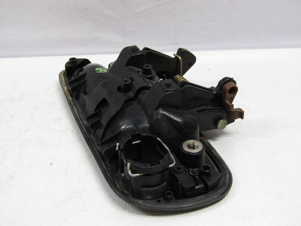 Manija de puerta exterior derecha del lado del pasajero Subaru Legacy Outback 1996-1999 Foto 3 de 3