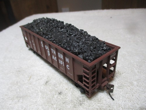 Tolva vintage escala ROCO HO Southern Pacific #454125 con acopladores Kadee y carga | Zustand: Used