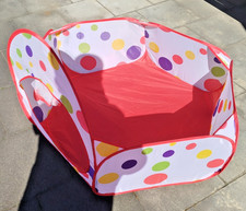 Becken  Bällebad für Kinder spielen toben bunt rot