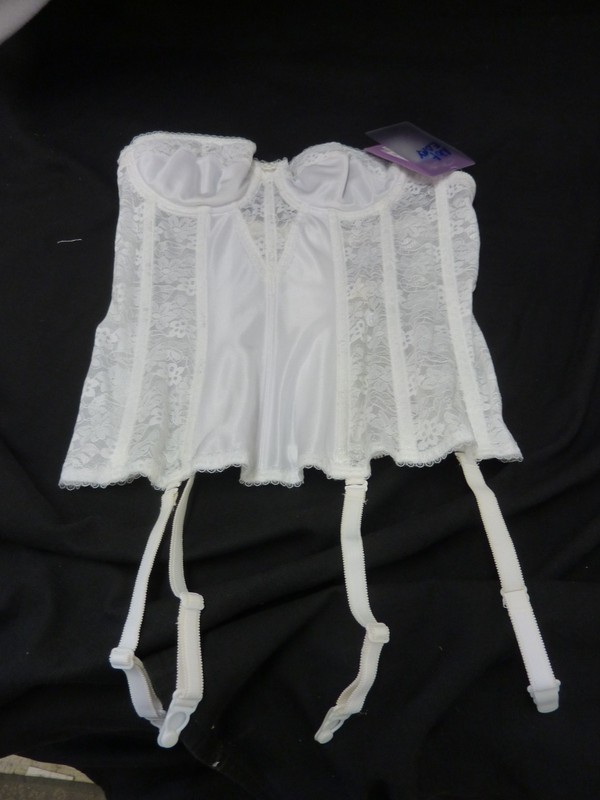 DOMINIQUE INTIMATE APPAREL CORSET BRA 34A WHITE SHAPER BACK CLOSURE 8949 NEW