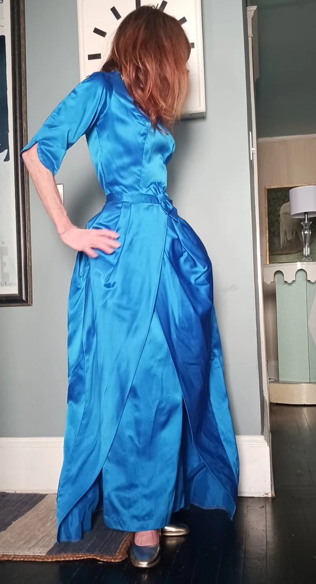 green emerald velvet dress 1940s Pattern, Evening/Bridal Gown, Halter Neck Dance Dress main image 0