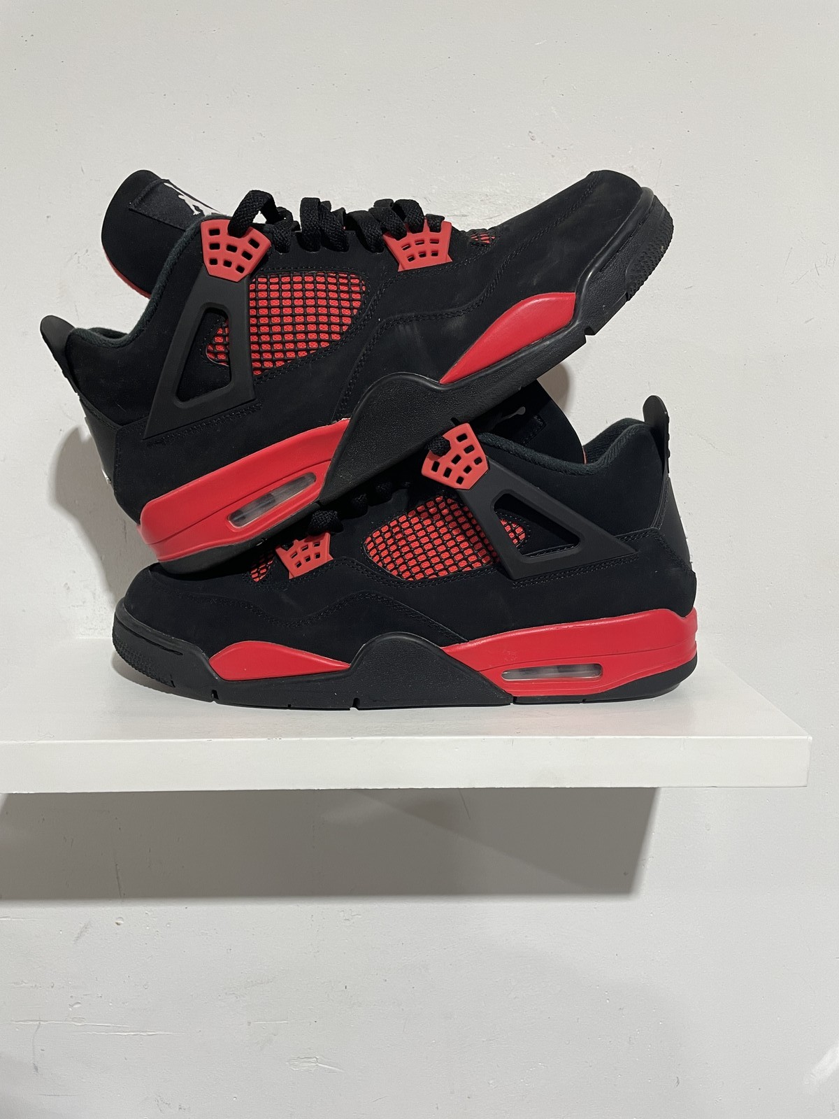 JORDAN 4 RETRO RED THUNDER SIZE 13 PREOWNED