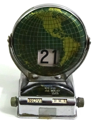 Vintage 1966 Globe Old World Perpetual Flip Calendar #734