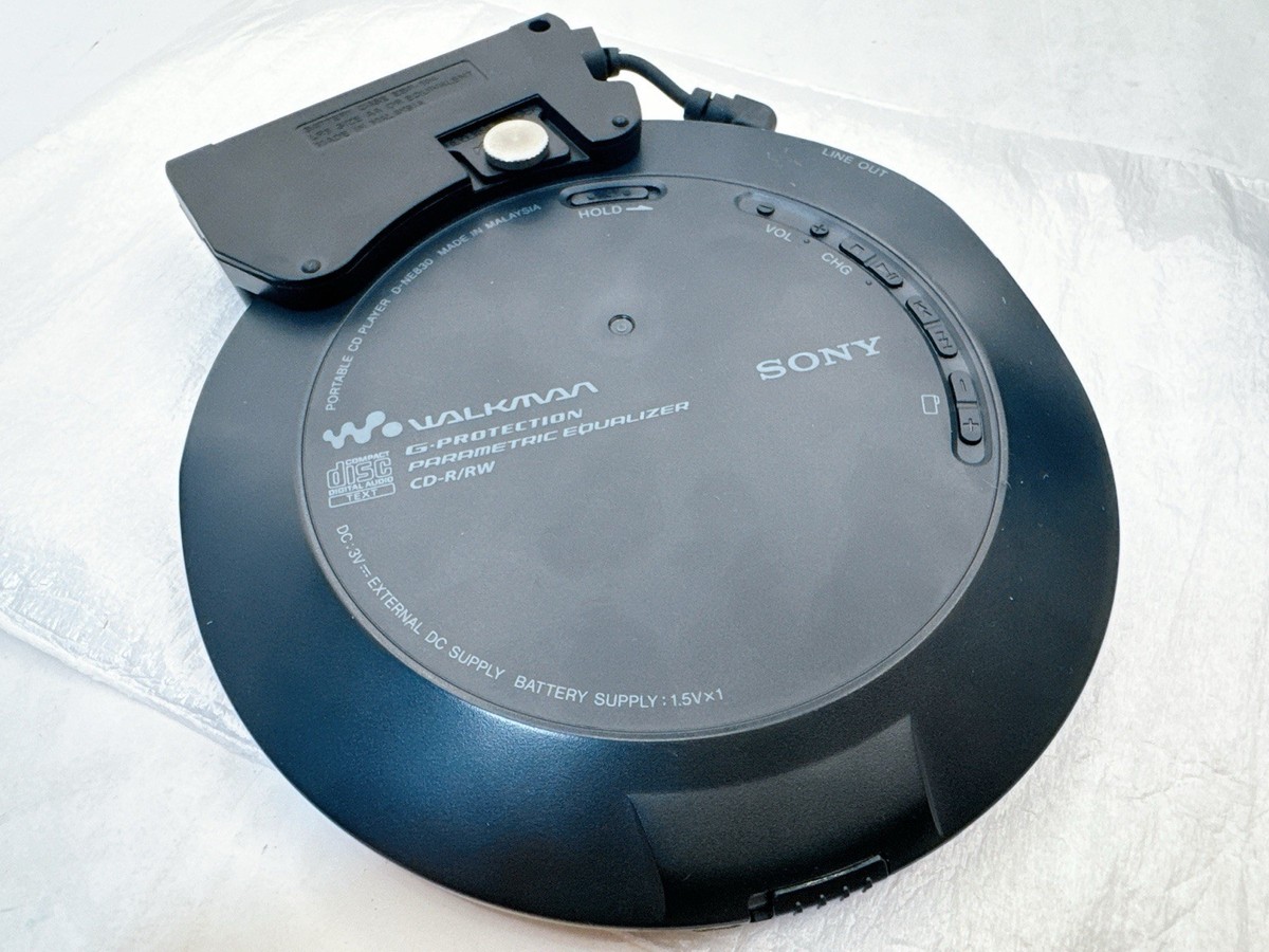SONY D-NE830 CD Walkman Portable Player MP3 Silver ATRAC3