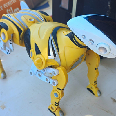 Sony AIBO ERS-7 Robot Dog Yellow Vintage 2003 Ages 17 Years & Up
