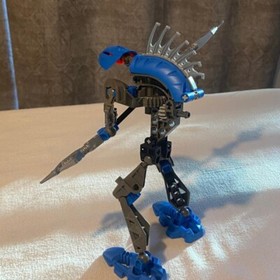 LEGO Bionicle  Matoran of Mahri Nui  Defilak 8929 & Rahkshk Guurahk 8932 Lot = 2