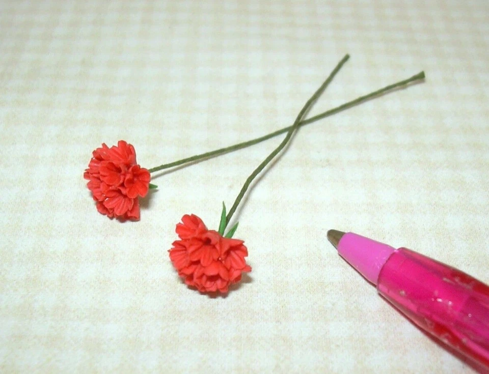 FALCON Miniature Pair of Loose Stems, RED GERANIUMS: DOLLHOUSE Miniatures 1:12 Scale