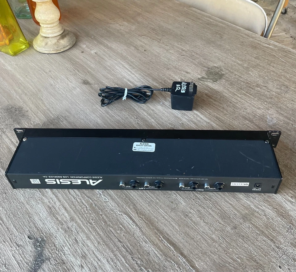 Alesis M-EQ230 Dual 1/3 Octave Precision Equalizer. No issues. With power supply - Image 4 of 4