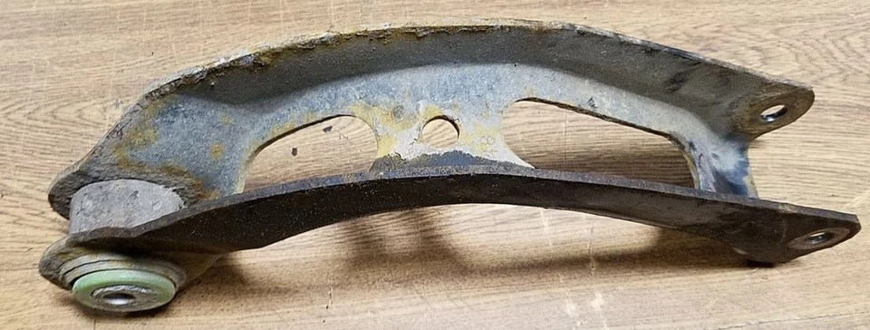 1993 1994 1995 1996 1997 1998 Lincoln Mark VIII Rear Upper Control Arm - Image 3 of 4