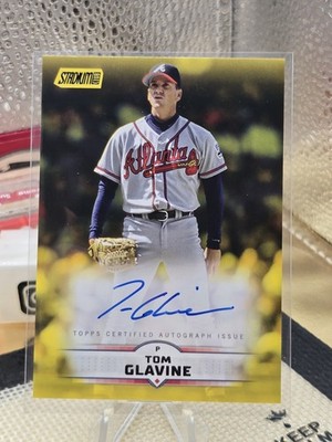 2025 Topps Stadium Club Tom Glavine HOF Auto Yellow On‑Card SCBA