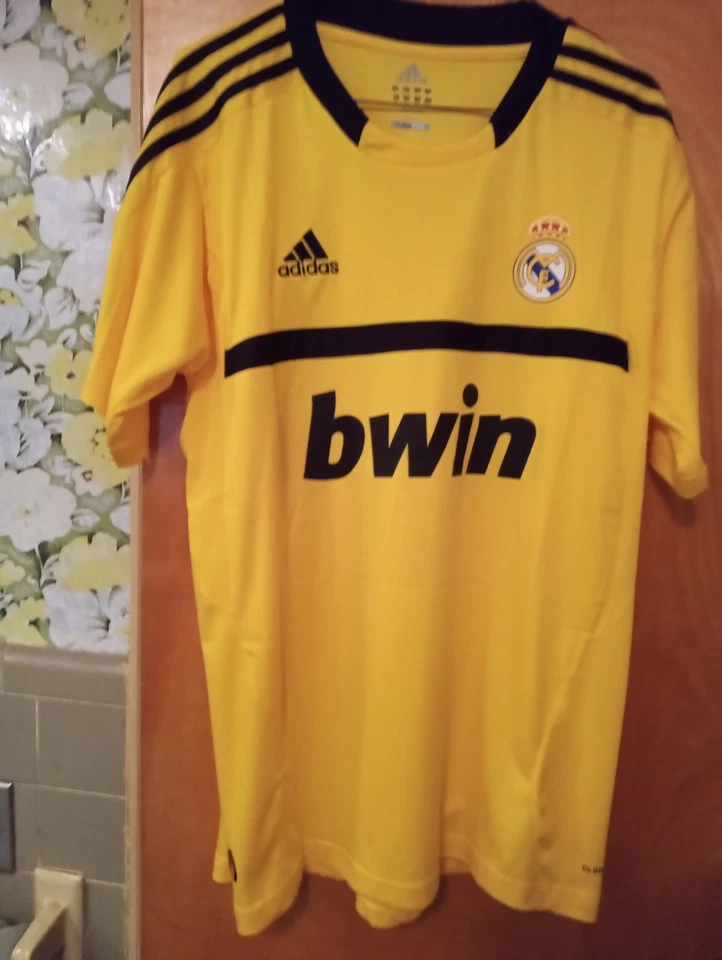 Camiseta Adidas IKER Casillas Real Madrid assinada BAS (2W932722) - Imagem 4 de 4