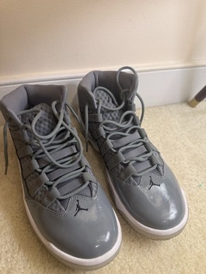 Jordan Air Jordan Max Aura Cool Grey Men's Mid Top Lace-Up Sneaker AQ9084-010