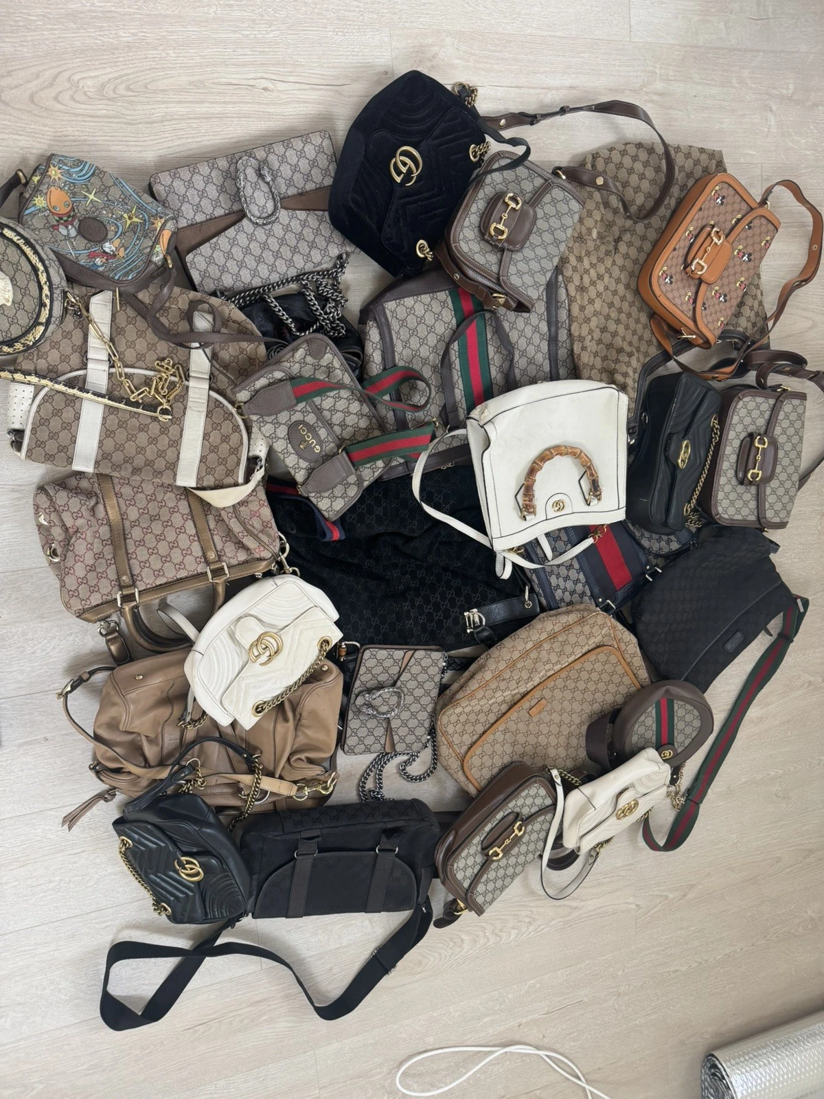 Pre-Owned wholesale Bulk sale Vintage Gucci hand bags 27PCS A/B condition