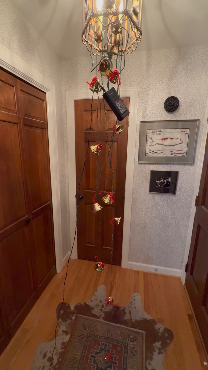 Ye Merry Minstrel Caroling Christmas Bells 25 Carols Musical Decor
