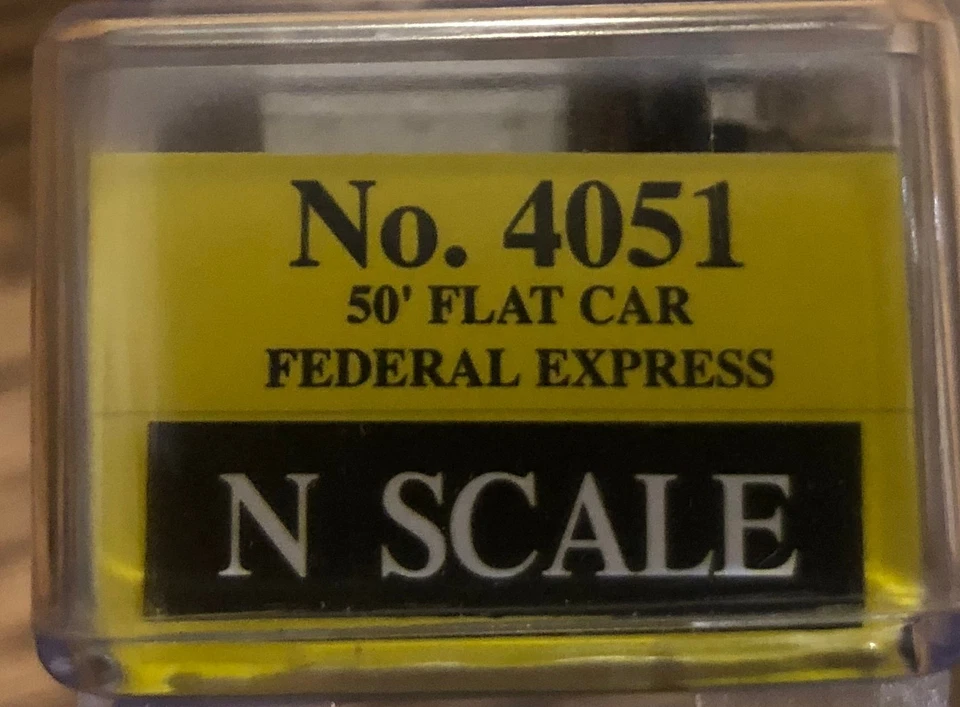 Model Power 4051 N Scale 50' Flat Car with two FedEx containers - Image 2 of 2