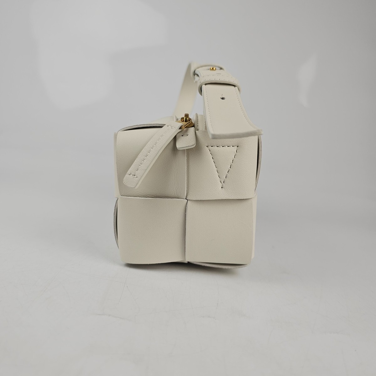 BOTTEGA VENETA Brick Cassette Small White And Gold Leather