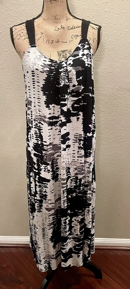 DONNA KAREN MUJER BLANCO Y NEGRO GEO DISEÑO ARTÍCULOS ÍNTIMOS PARA DORMIR TALLA M Foto 2 de 4