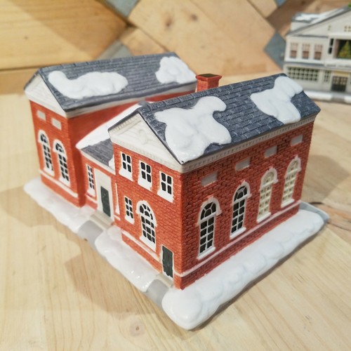 The Library Rockwell's Christmas in Stockbridge Hawthorne Village - Swanky Barn - Imagen 5 de 12