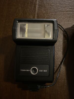 Flash électronique Universel Toshiba ES-30 – Sabot Standard Pour Canon, Nikon, Pentax, Olympus