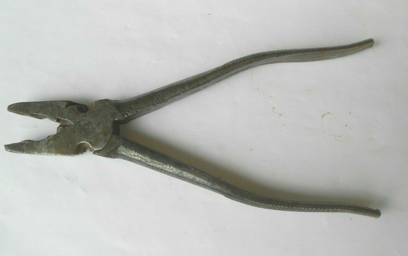  Vintage Utica Tool Co Button's Patent Wire Snips & Pliers 8 1/4" Diamond Logo