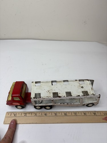 Vintage Tonka 55010 Red Semi Truck And White Trailer RUSTED - Picture 4 of 18