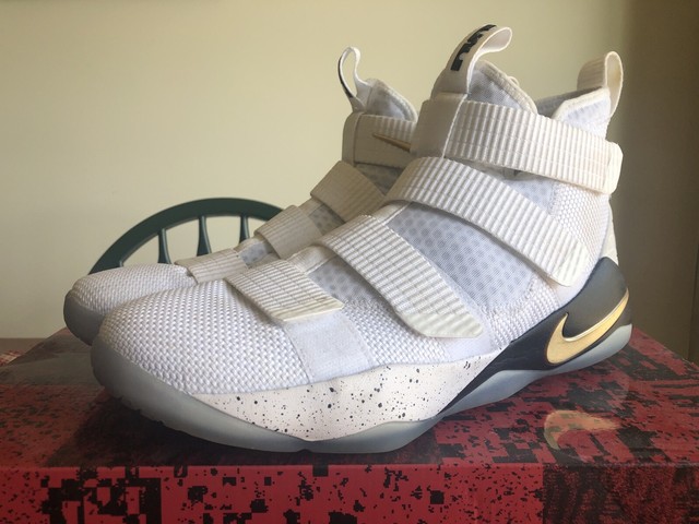 Nike LeBron Soldier 11 Menâs Size 9.5 | White/ Metallic Gold-Black | eBay
