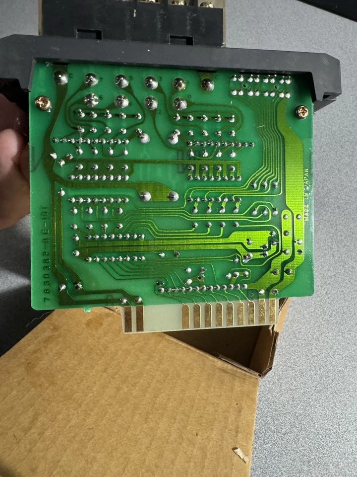 GE Fanuc IC610MDL151A 24VDC Output Module – 8 Circuits – Series One – NOS - Image 2 of 4