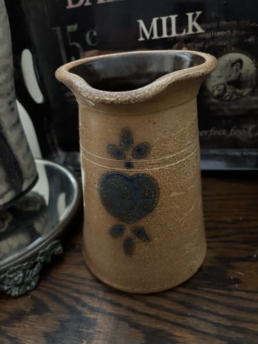 Folk Art Cat, Folk Heart pitcher, Dovetail Box No. - Picture 2 of 14