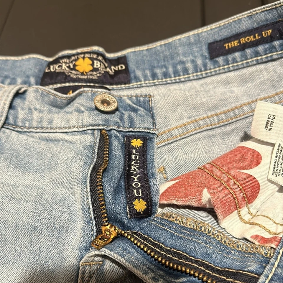 Pantalones cortos vaqueros con flores bordados enrollables Lucky Brand Foto 4 de 4