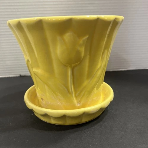 McCoy Tulip Petal Yellow Fluted Vase Scalloped Edge Planter W/ Saucer  MCM 5 1/4