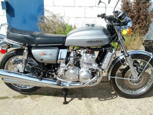Suzuki GT 750 - Picture 8 of 12