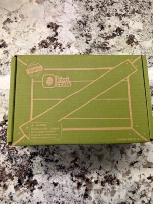 KIWI CO KIWI CRATE AGES 5+ UNOPENED GREAT SHAPE NIB FUN WITH