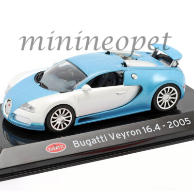 ALTAYA 2005 BUAGTTI VEYRON 16.4 1/43 with DISPLAY CASE MATTE WHITE / LIGHT BLUE